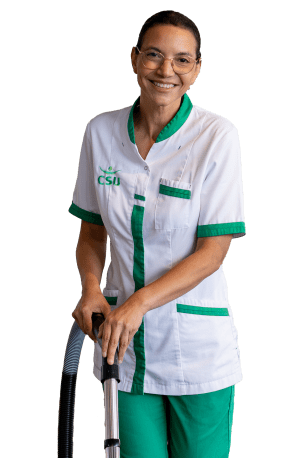 Vrouw met stofzuiger