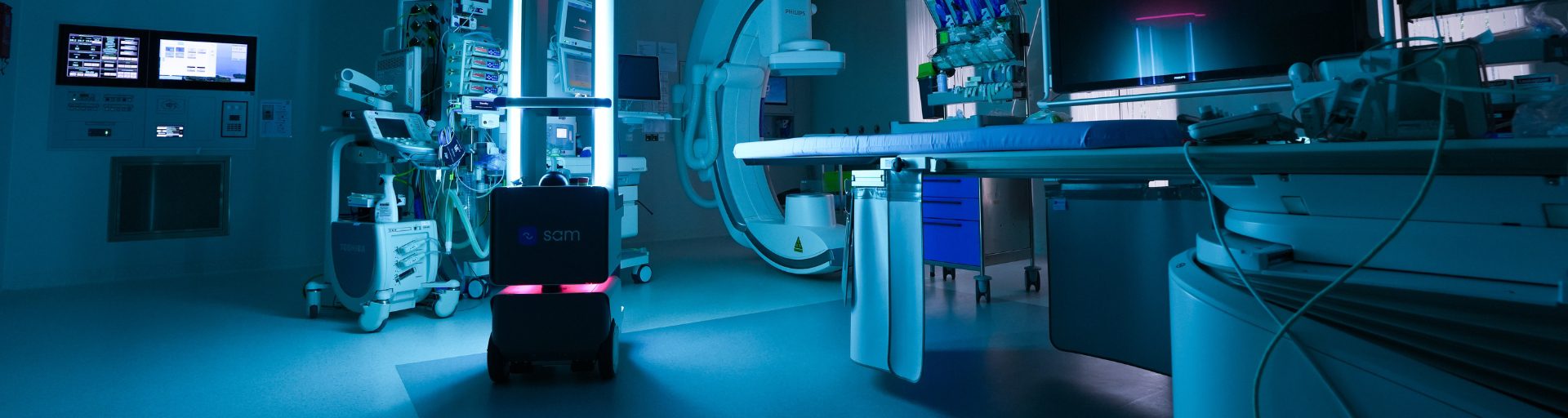 Schoonmaakrobot Sam maakt schoon in een zorgomgeving